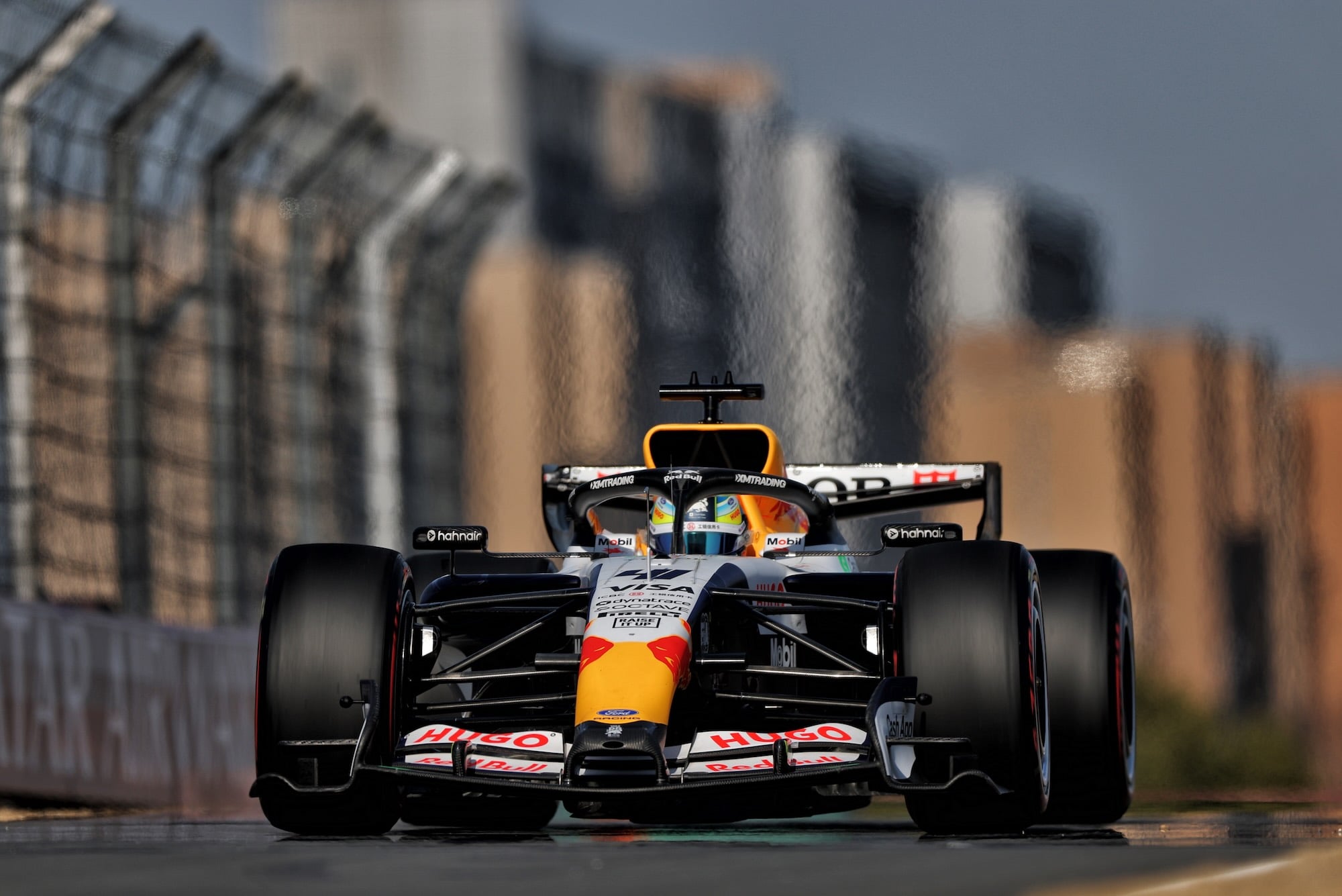 F1: Racing Bulls pontua na China com bom desempenho de Lawson Arvid Lindblad (GBR) Racing Bulls Formula One Team VCARB 03.