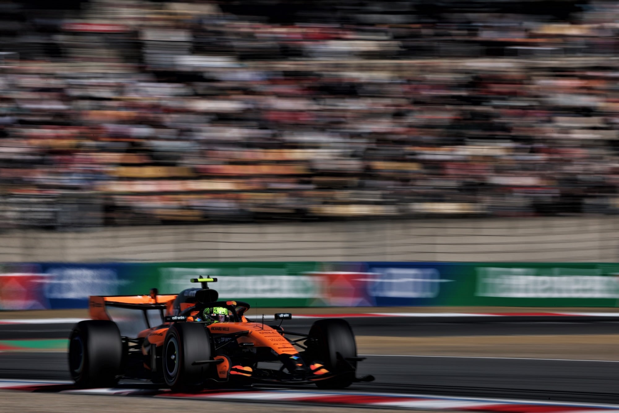 F1: Norris vê McLaren fora da luta por pódios no início de 2026 Lando Norris (GBR) McLaren F1 Team MCL40.