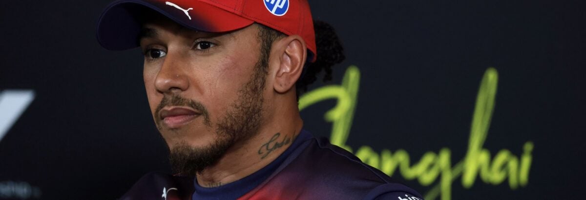 F1: Villeneuve vê Hamilton “quase imbatível” na Ferrari em 2026