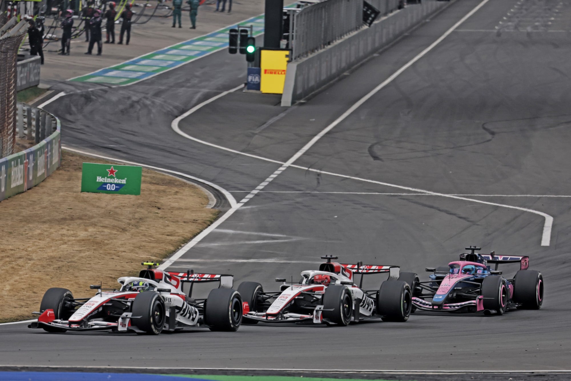 F1: Confira as imagens do GP da China 2026 Oliver Bearman (GBR) Haas F1 Team VF-26.