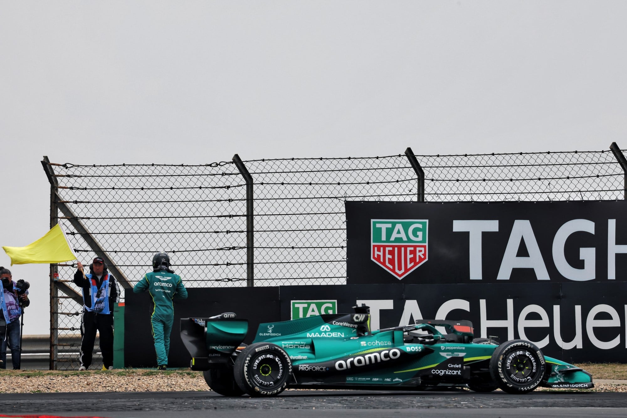 F1: Confira as imagens do GP da China 2026 Lance Stroll (CDN) Aston Martin F1 Team AMR26 retired from the race.