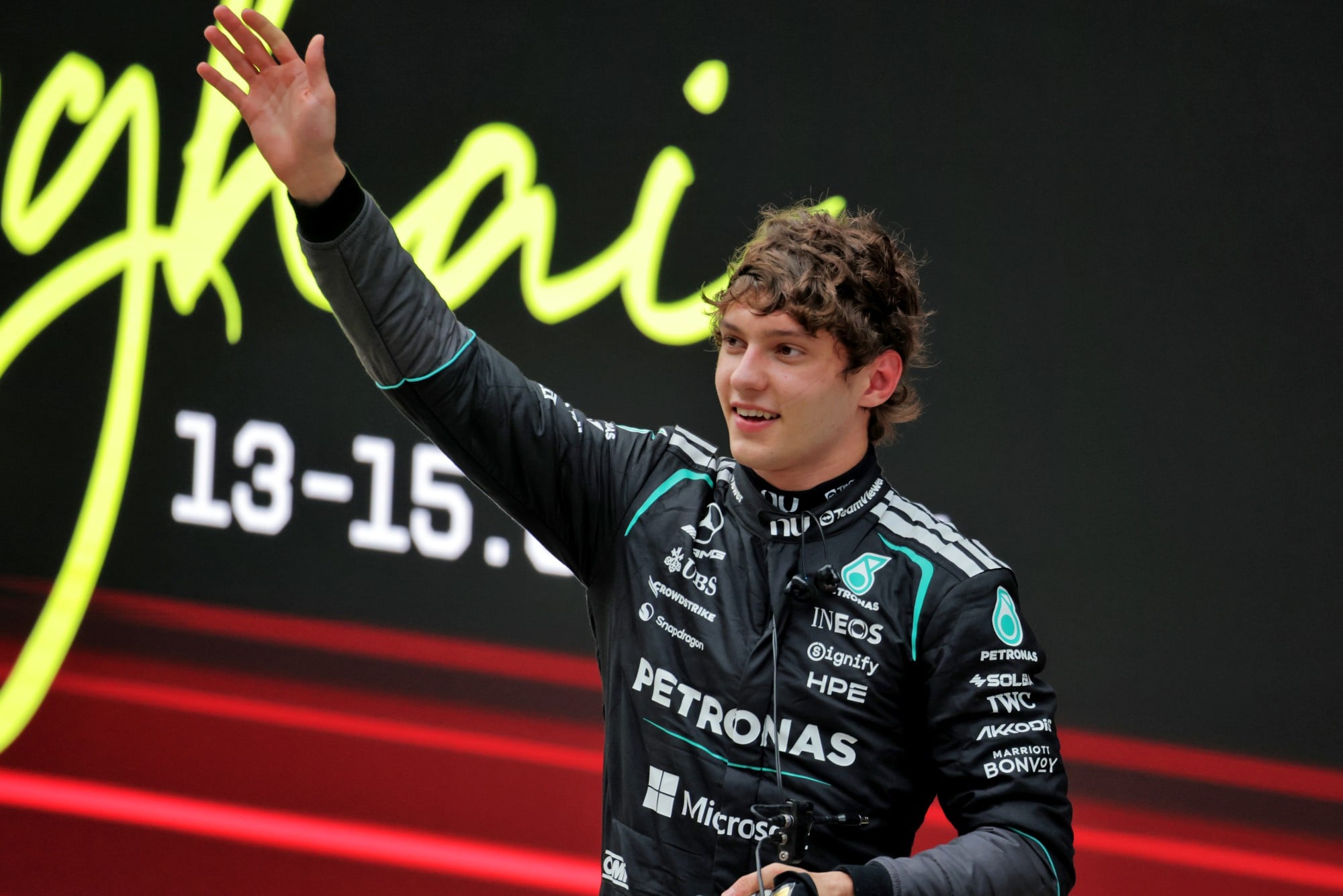 F1: Confira as imagens do GP da China 2026 Race winner Andrea Kimi Antonelli (ITA) Mercedes AMG Formula One Team celebrates in parc ferme.