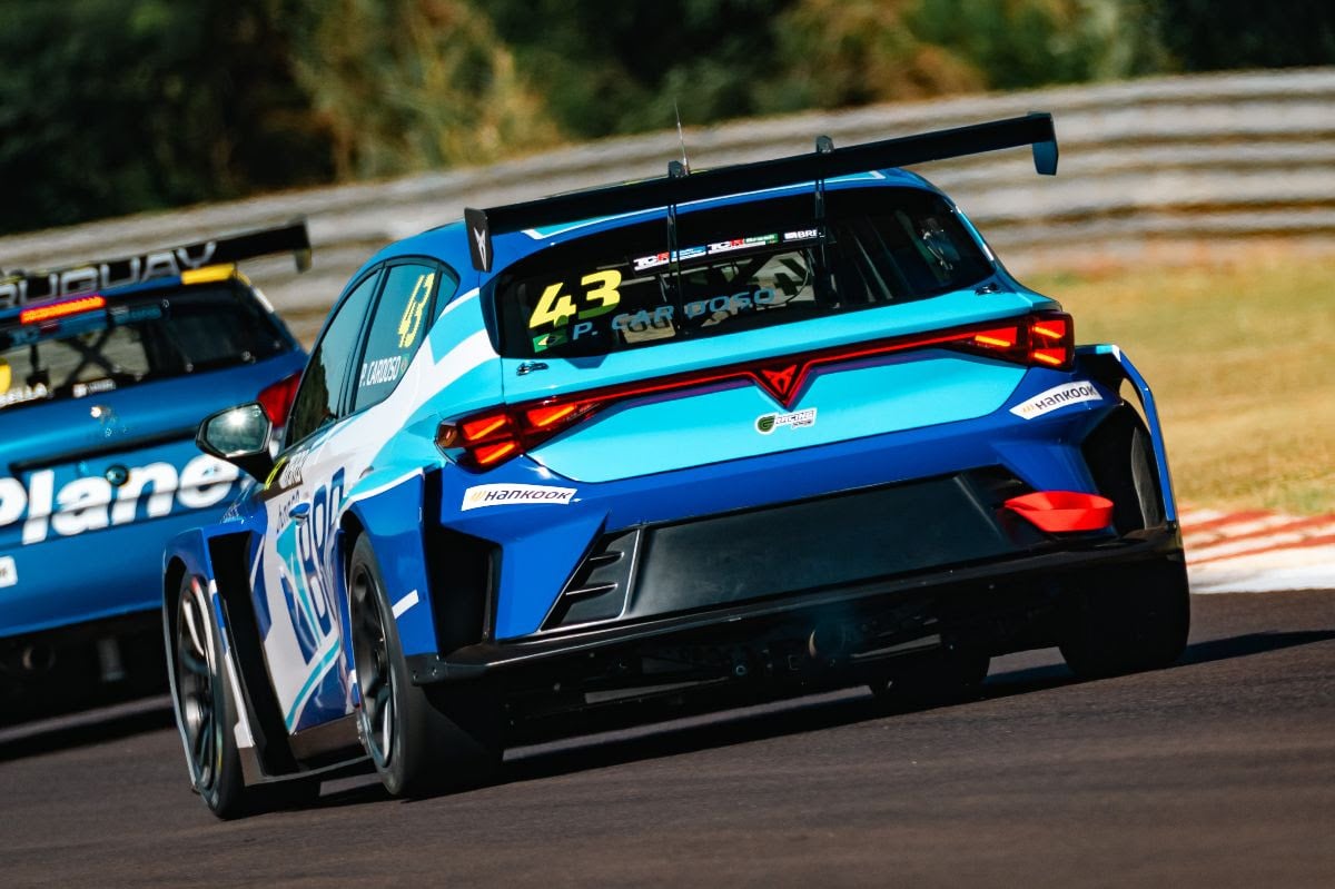 TCR: Após batida na largada, Corrida 1 em Cascavel é adiada por segurança