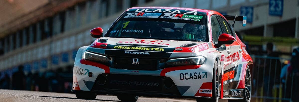 TCR: Caos com pneus muda tudo, e Pernía vence a Corrida 2 em Cascavel