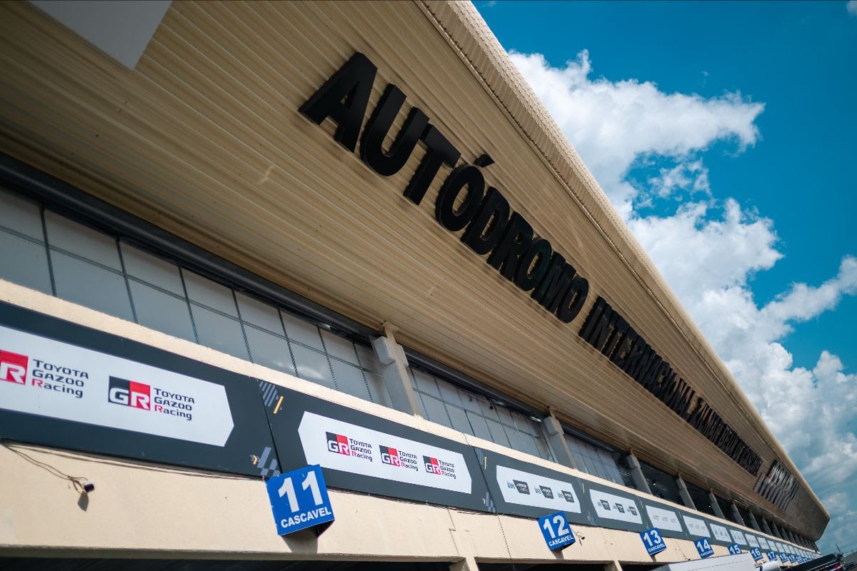 TCR: Caos com pneus muda tudo, e Pernía vence a Corrida 2 em Cascavel