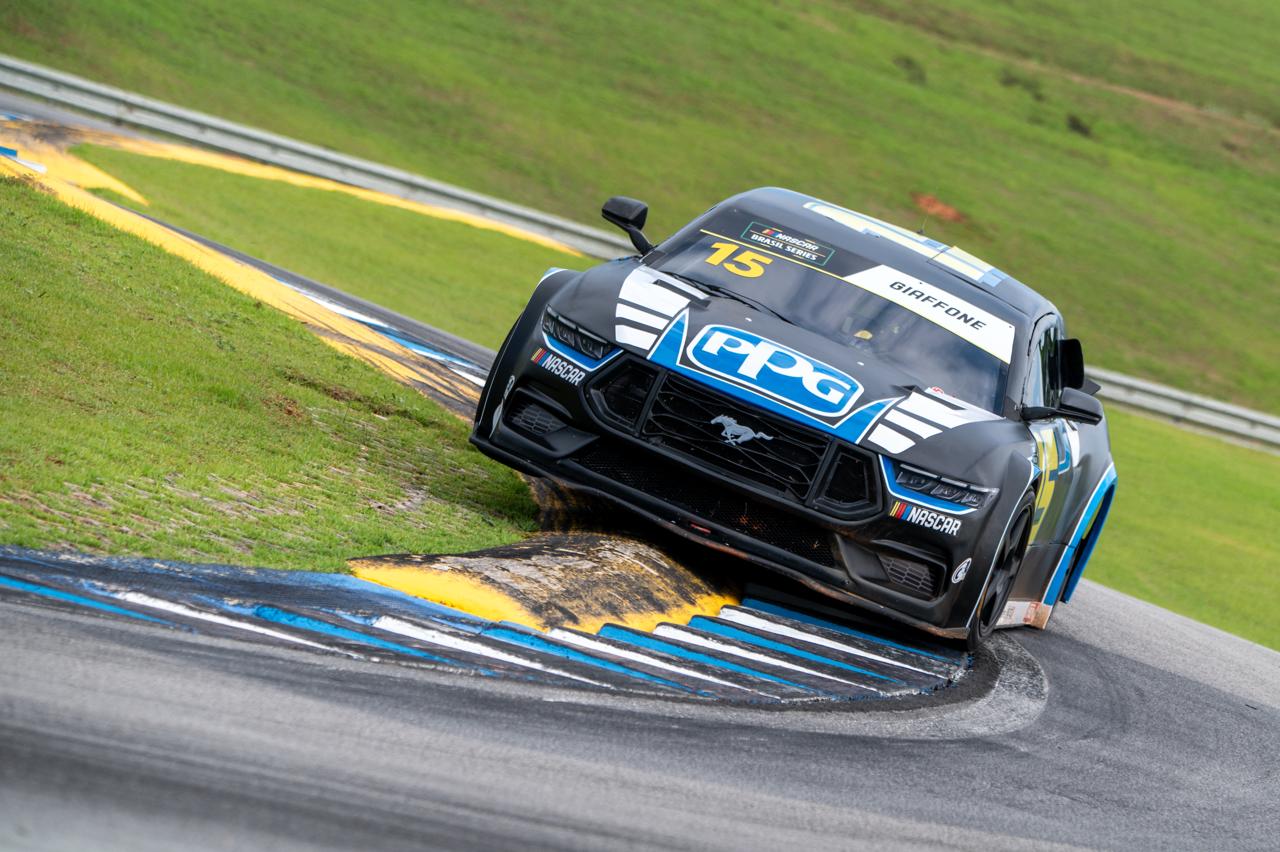 Após prêmio de revelação, Tito Giaffone volta à NASCAR Brasil mais preparado