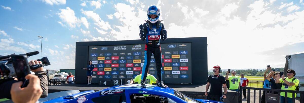 Após penalização, Genz fica com a vitória e lidera abertura da NASCAR Brasil