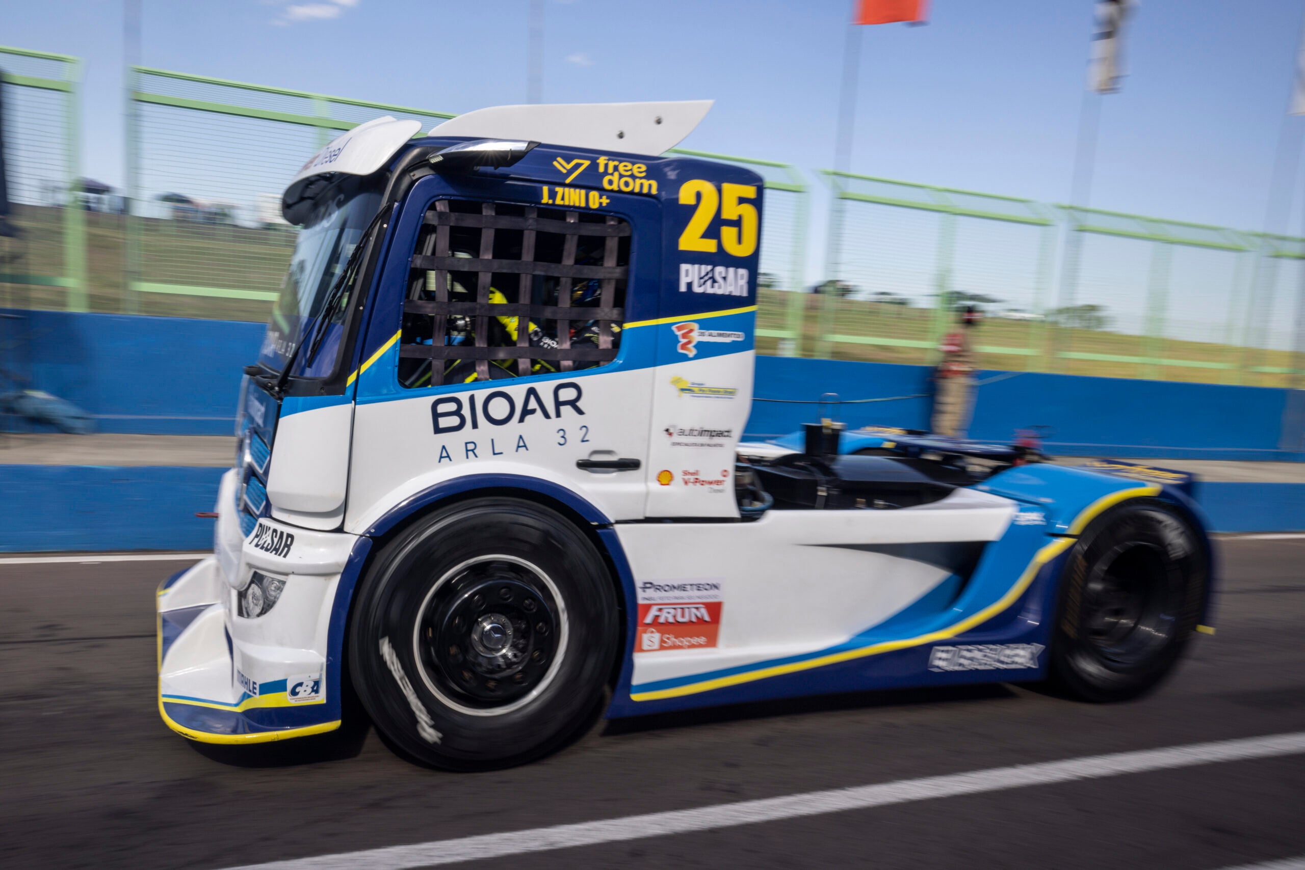 Zini destaca emoção de correr em casa e mira pódio na Copa Truck em Cascavel