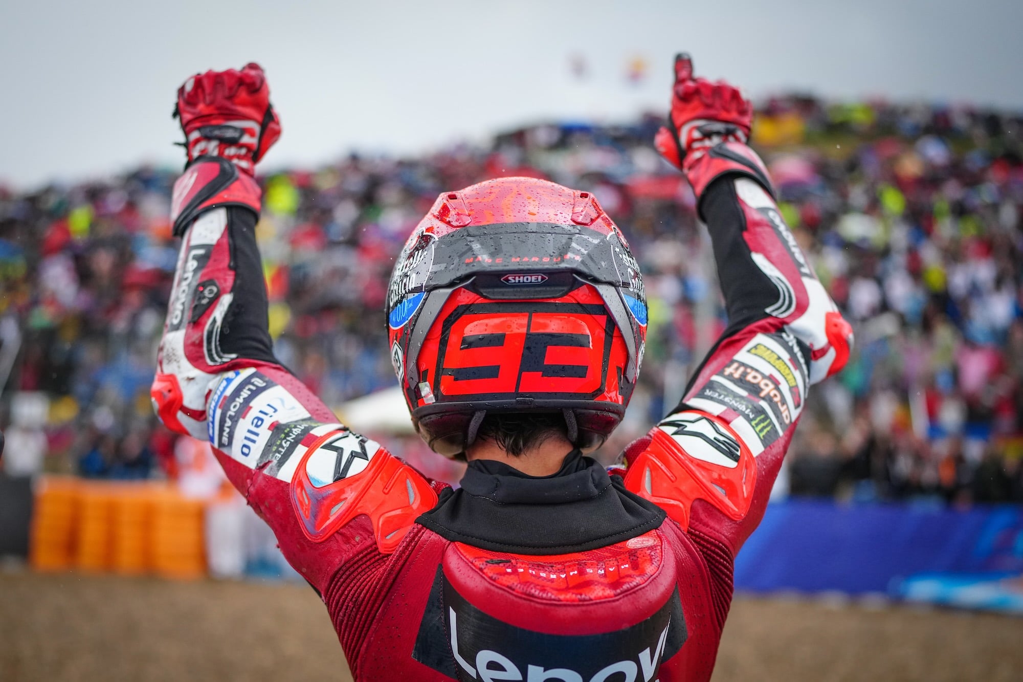MotoGP: Márquez cai, troca moto e vence Sprint em Jerez