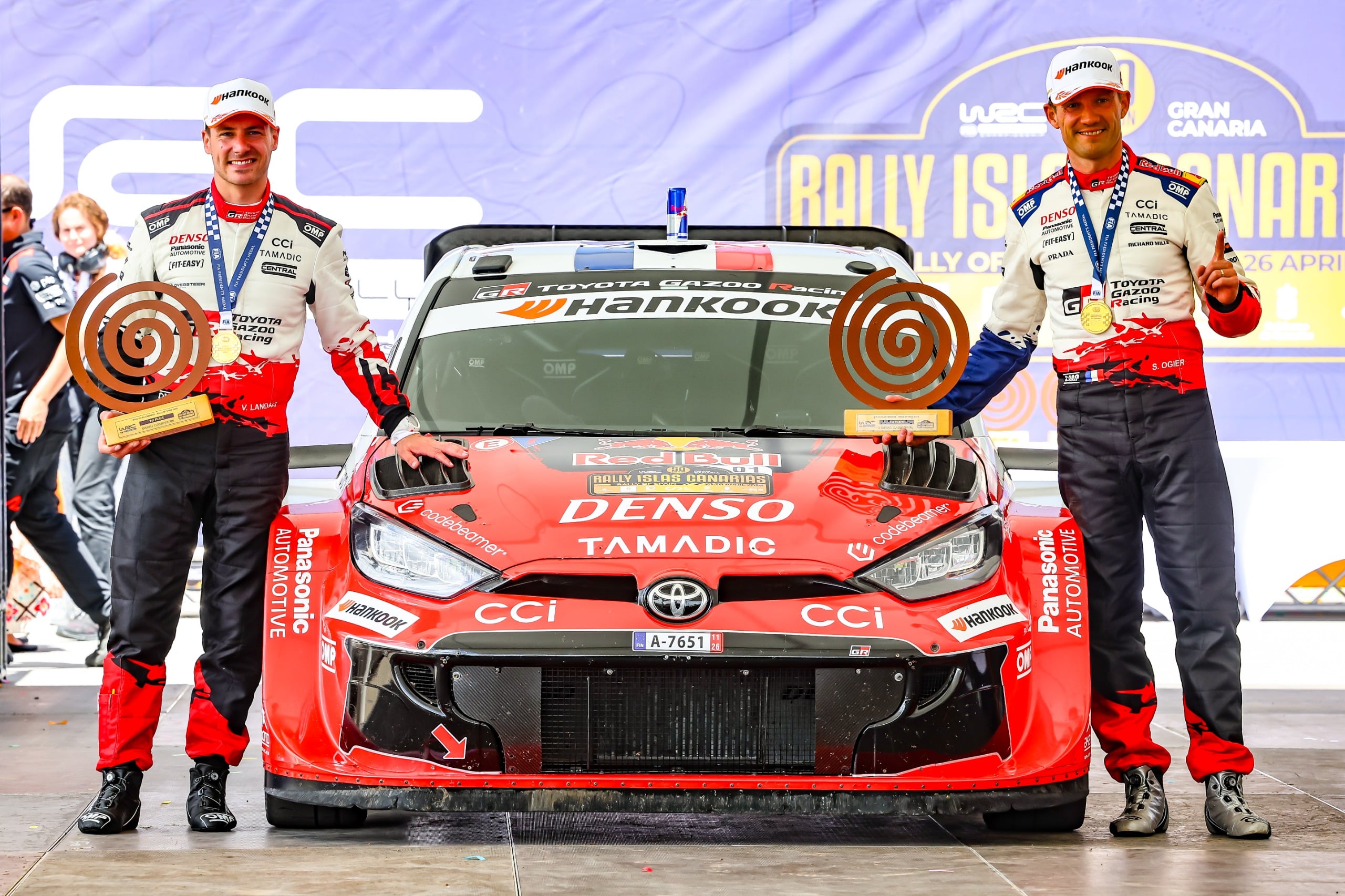 WRC: Ogier vence nas Ilhas Canárias após disputa emocionante dentro da TOYOTA GAZOO Racing