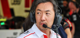 F1: Komatsu destaca desvantagem da Haas em corrida de desenvolvimento em 2026