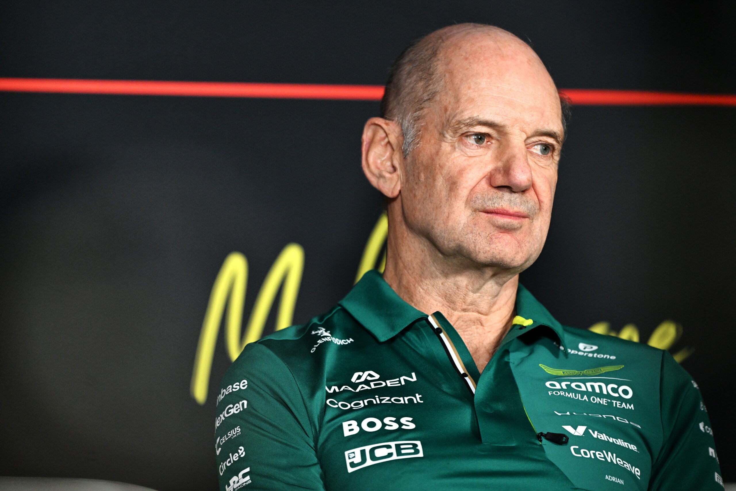 F1: Stroll vê Newey como peça para virar jogo da Aston Martin Adrian Newey (GBR) Aston Martin F1 Team, Team Principal in the FIA Press Conference.
