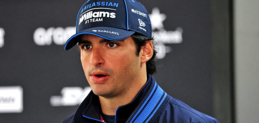 F1: Sainz vê Alpine distante e cobra reação da Williams: "Precisamos baixar a cabeça"