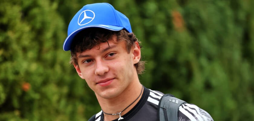 F1: Antonelli domina temporada, mas reconhece falha “inaceitável”