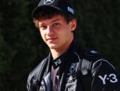 F1: Mercedes impede Antonelli de seguir passos de Verstappen em Nürburgring