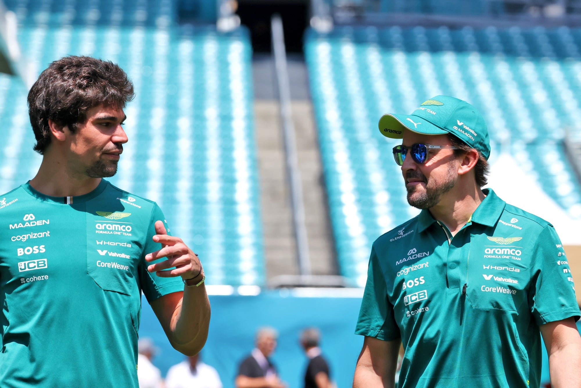 F1: Krack admite temporada difícil para Alonso e Stroll (L to R): Lance Stroll (CDN) Aston Martin F1 Team with team mate Fernando Alonso (ESP) Aston Martin F1 Team.