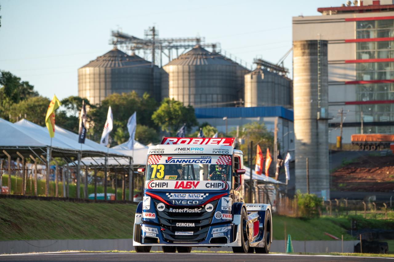 Copa Truck: Totti faz dobradinha no PR; Giaffone e Rafa Lopes vencem na ELITE