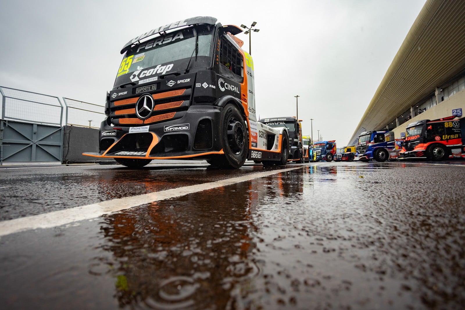 Assista AO VIVO as Corridas 1 e 2 da Copa Truck em Cascavel
