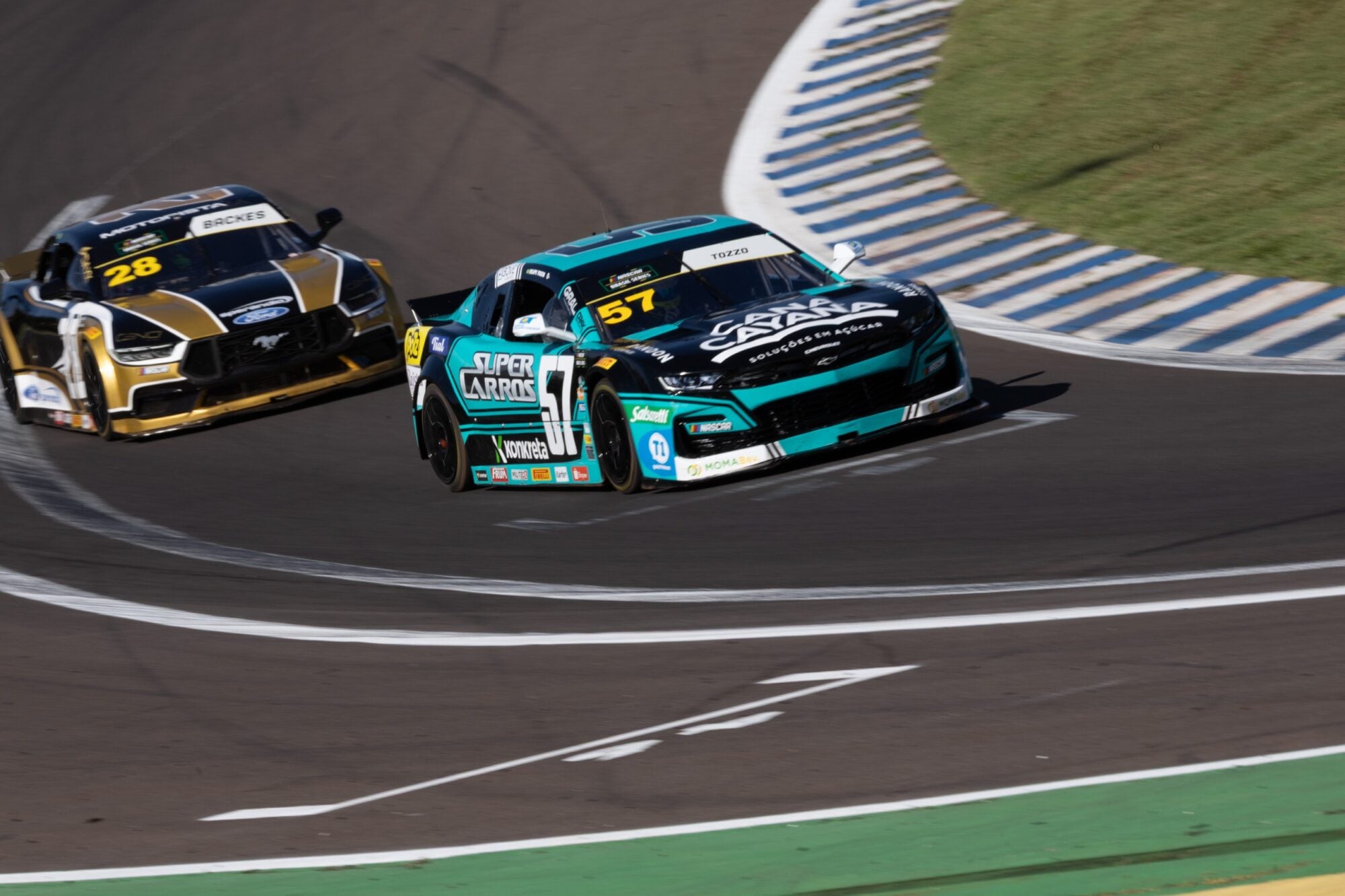 Mobilidade, experiência e conteúdo: JET chega à NASCAR Brasil em Interlagos Mobilidade, experiência e conteúdo: JET chega à NASCAR Brasil em Interlagos