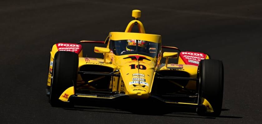 Palou acerta volta no fim e lidera primeiro dia de treinos para a Indy 500