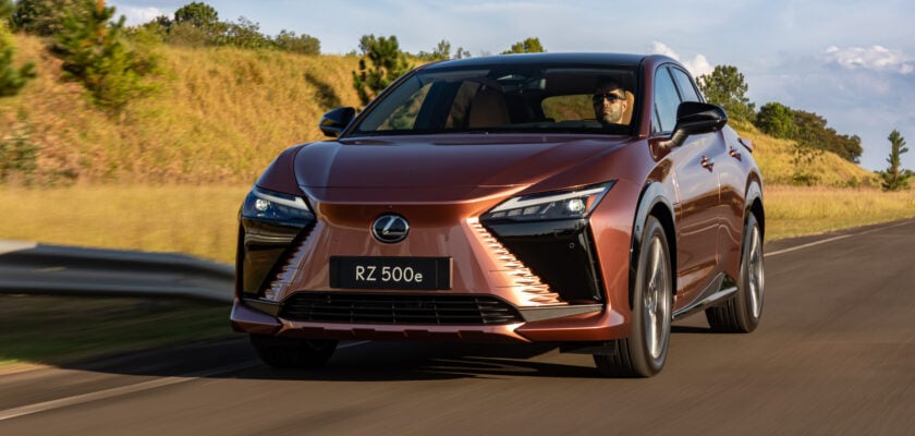 Primeiro SUV elétrico da Lexus no Brasil, RZ 500e chega às concessionárias