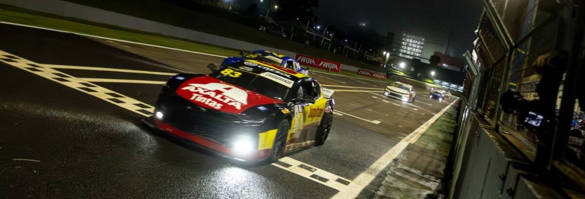 NASCAR Brasil: Gabriel Casagrande vence Sunset Race de forma dominante em Cascavel