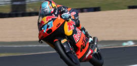 Moto3: Perrone fatura pole em classificação equilibrada para o GP da Catalunha