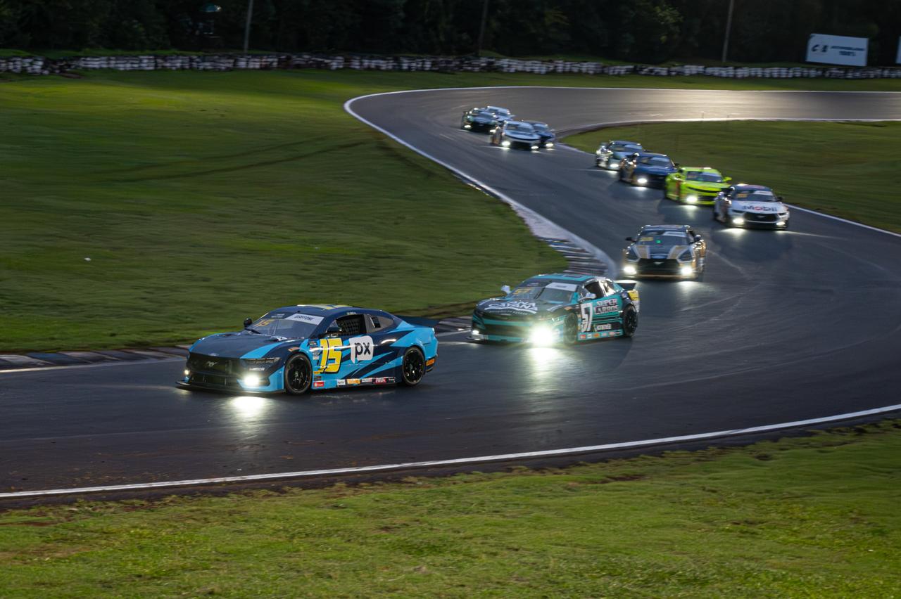 NASCAR Brasil: Tito Giaffone fatura pódio na Sunset Race em Cascavel