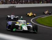 Caio Collet lidera Indy 500, briga pelo top 10 e bate no fim