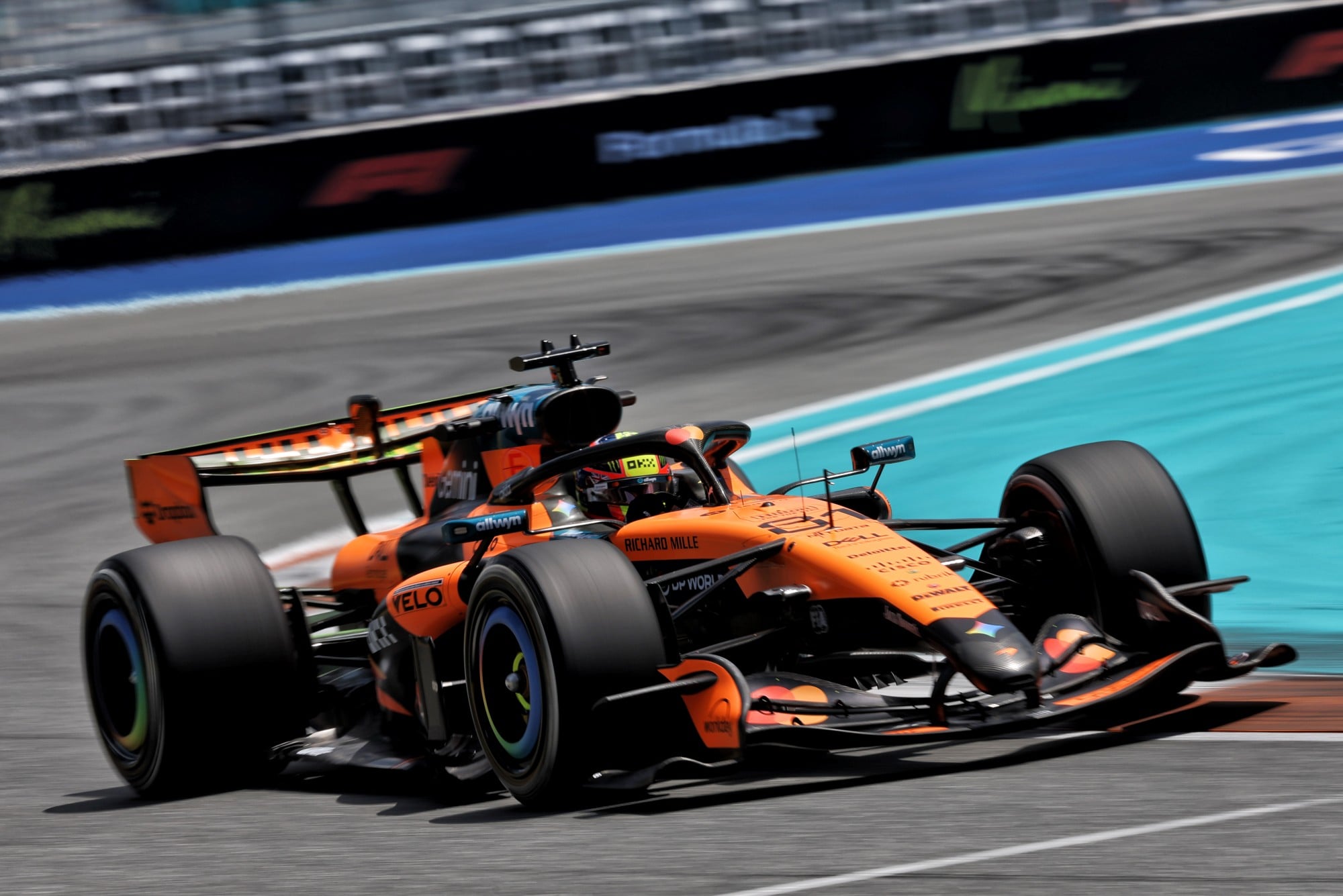 Oscar Piastri (AUS) McLaren F1 Team MCL40.