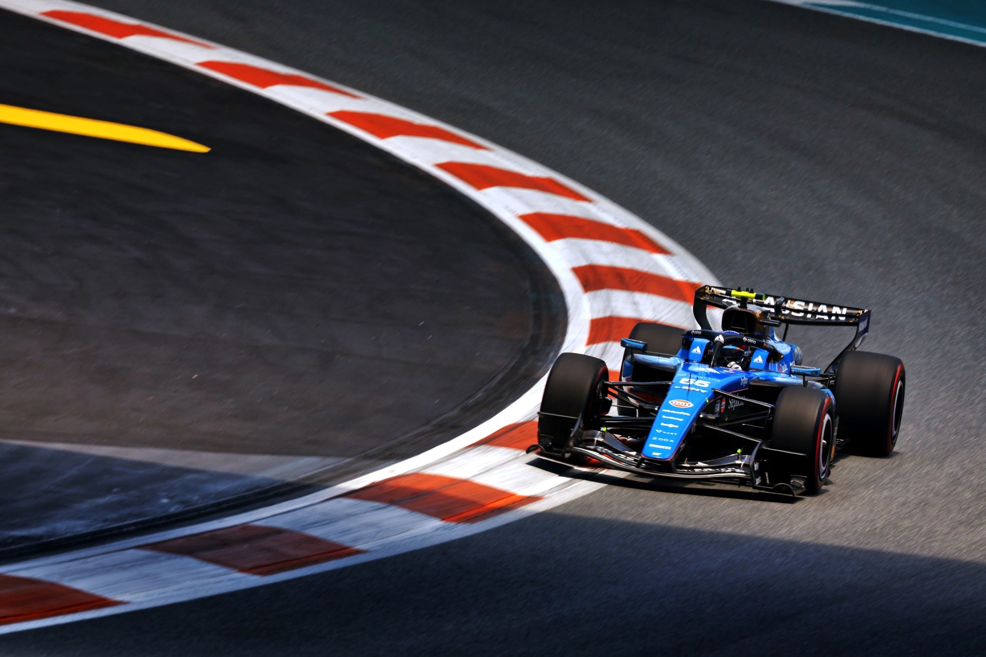 Carlos Sainz (ESP) Williams F1 Team FW48.