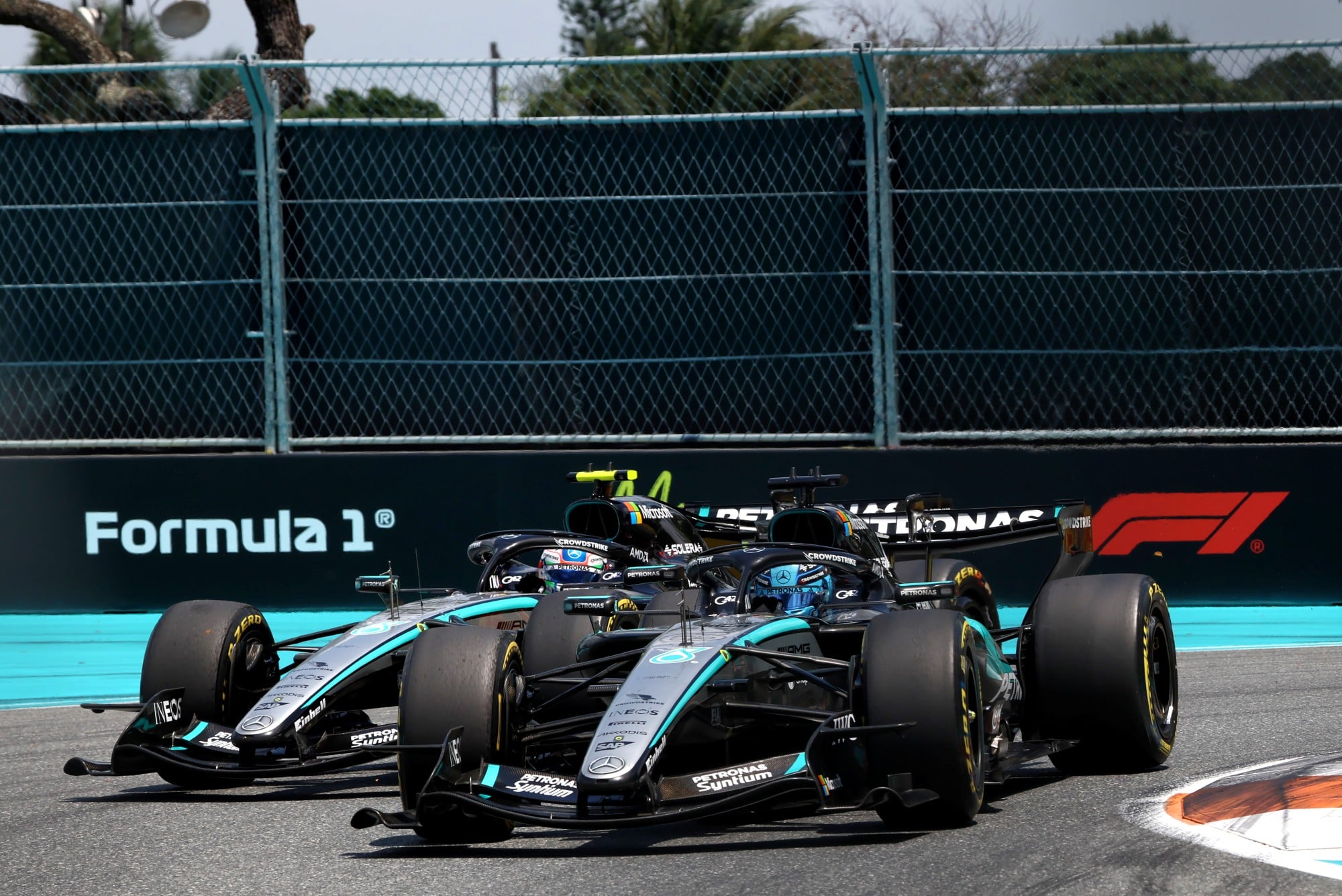 George Russell (GBR) Mercedes AMG Formula One Team W17 and Andrea Kimi Antonelli (ITA) Mercedes AMG Formula One Team W17.