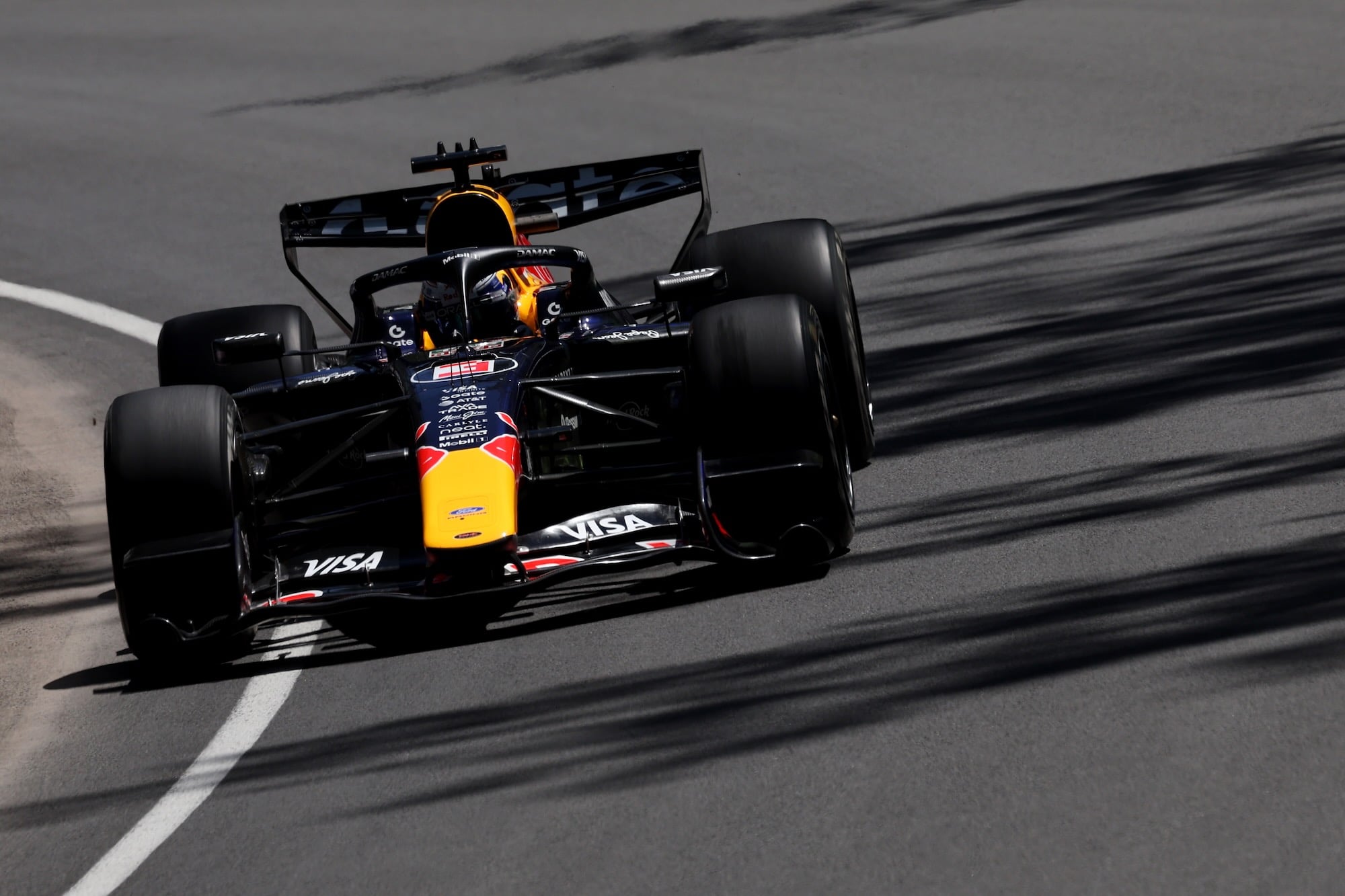 F1: Verstappen reclama de carro “incontrolável” no Canadá