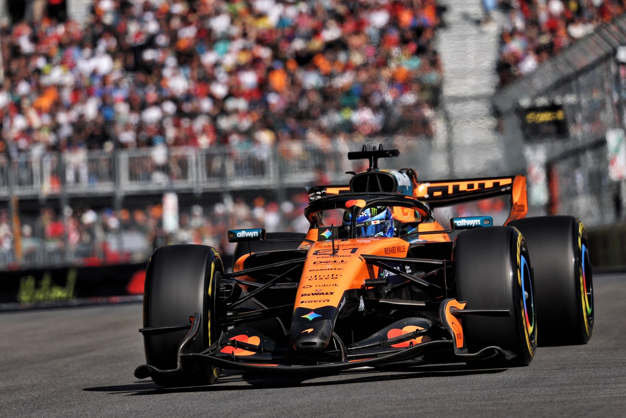 F1: McLaren abandona atualização após teste no Canadá Oscar Piastri (AUS) McLaren F1 Team MCL40.