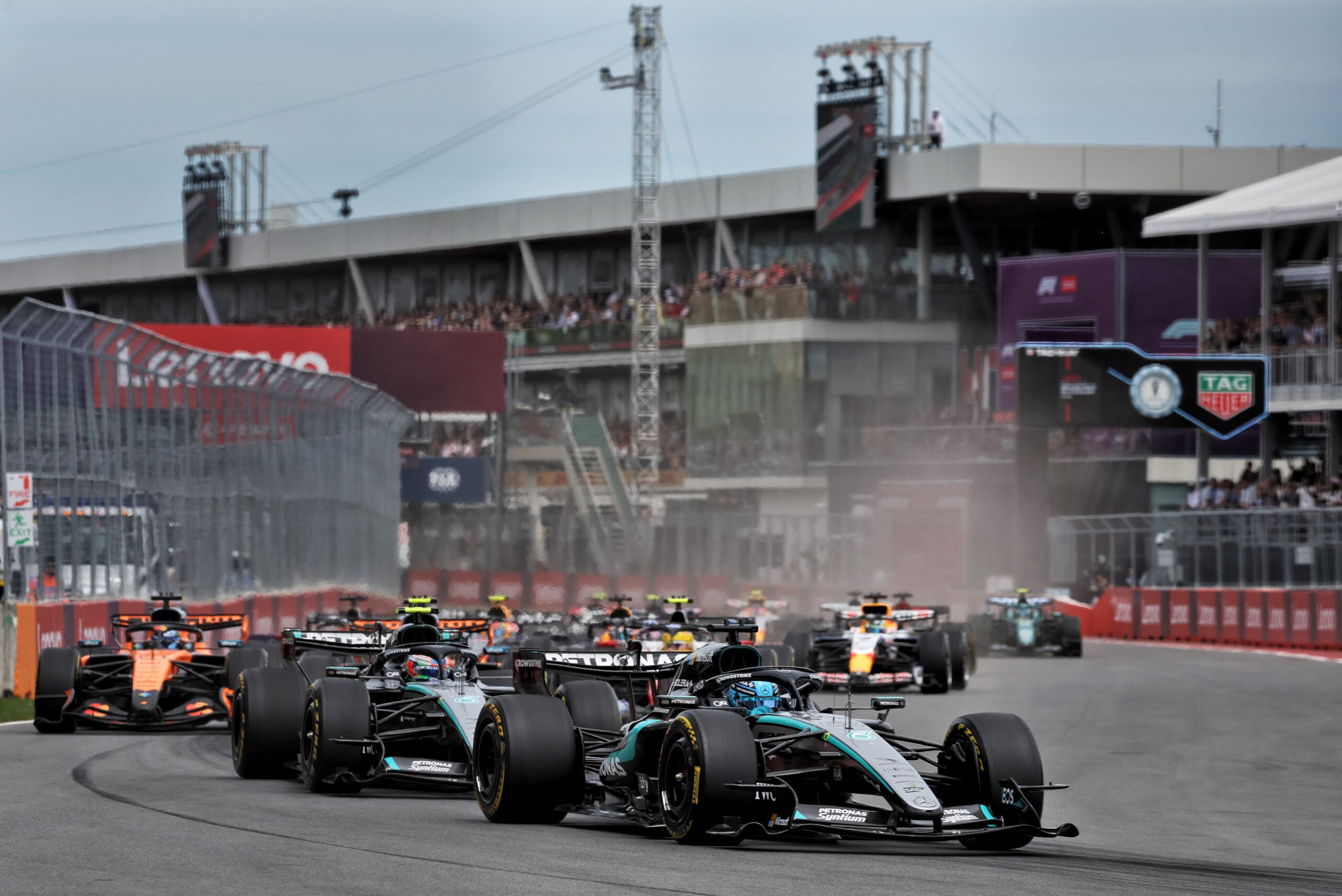 F1: Russell vence Sprint do GP do Canadá após duelo intenso com Antonelli Largada, GP do Canadá, Montreal