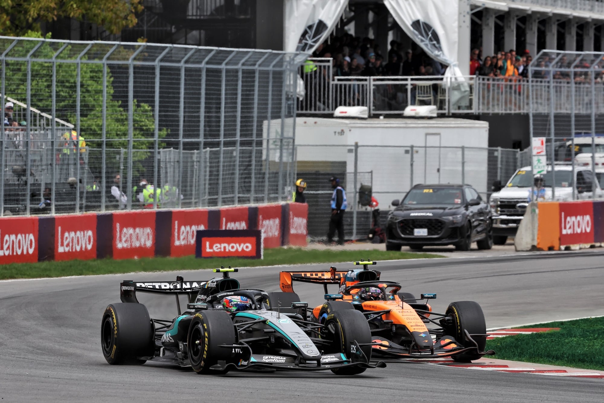 Confira a classificação do campeonato da F1 2026 após o GP do Canadá Andrea Kimi Antonelli (ITA) Mercedes AMG Formula One Team W17 and Lando Norris (GBR) McLaren battle for position.