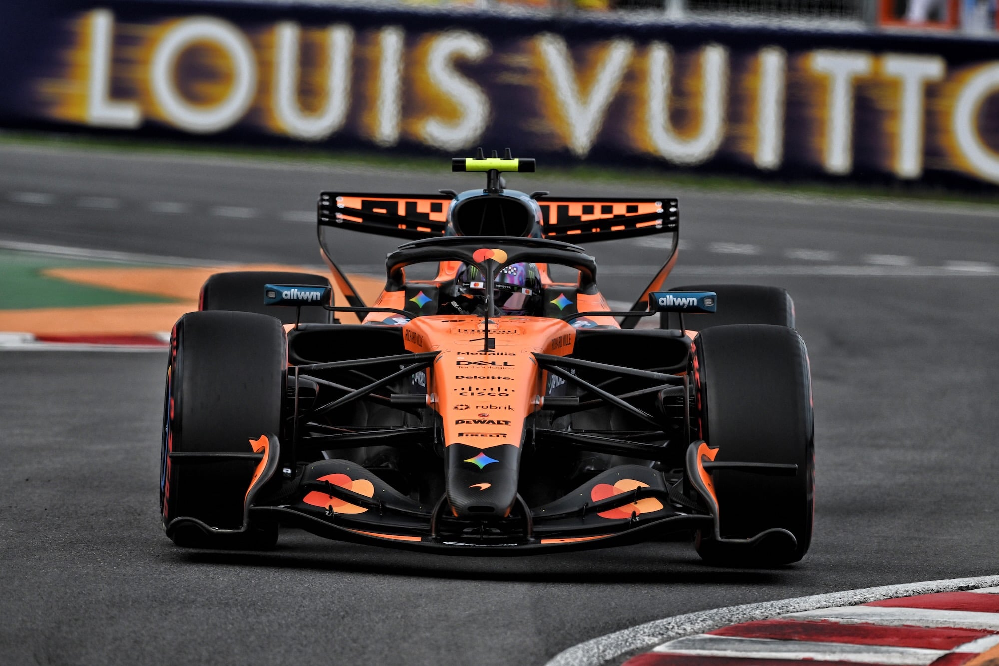 F1: McLaren admite erro estratégico após caos no Canadá Lando Norris (GBR) McLaren F1 Team MCL40.