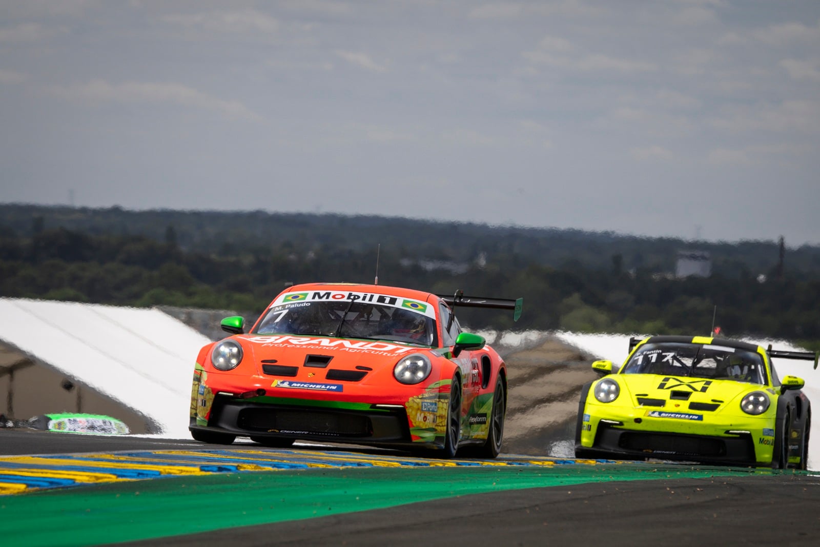 Porsche Cup: Fantin segura adversários para vencer corrida 2 em Le Mans Porsche Cup: Fantin segura adversários para vencer corrida 2 em Le Mans