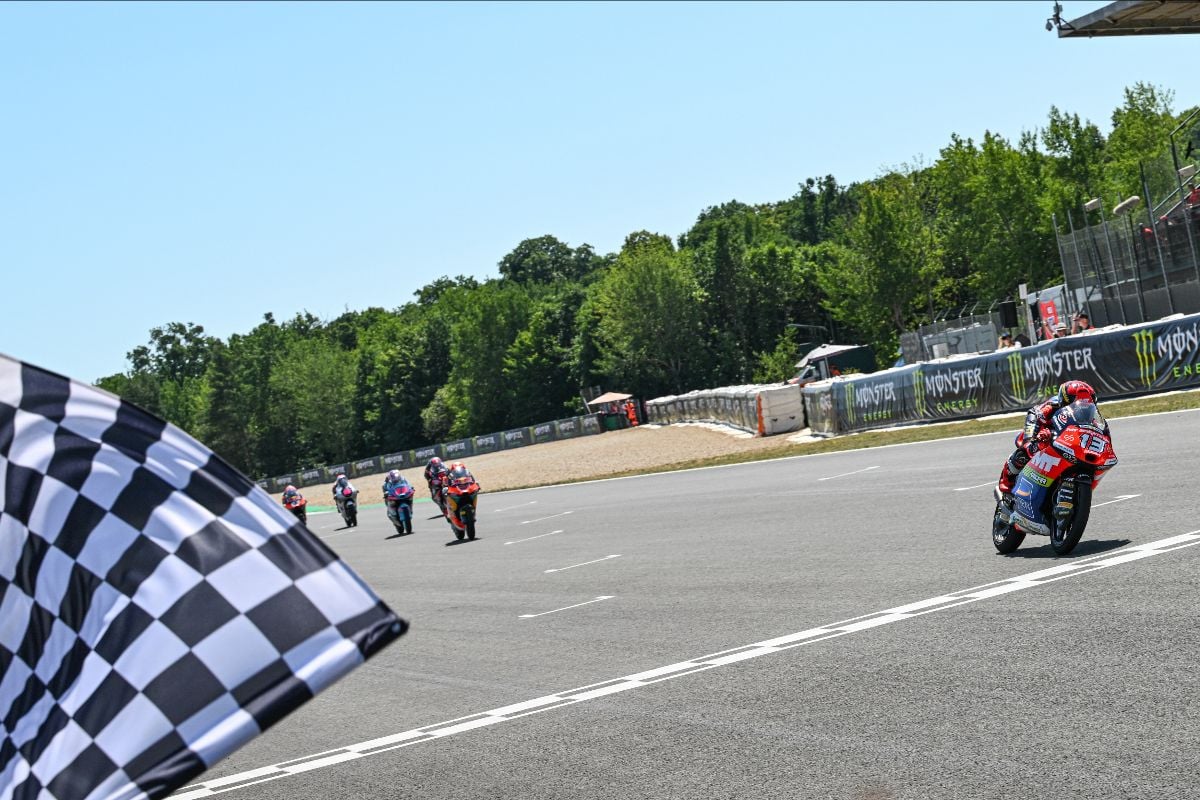 Moto3: Hakim Danish escala pelotão e vence GP da Tchéquia