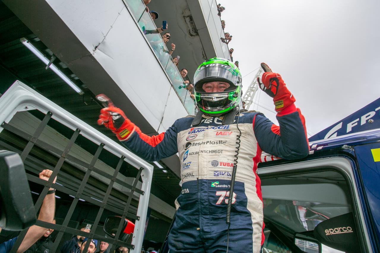 Análise: um raio caiu duas vezes no mesmo lugar na Copa Truck em Interlagos