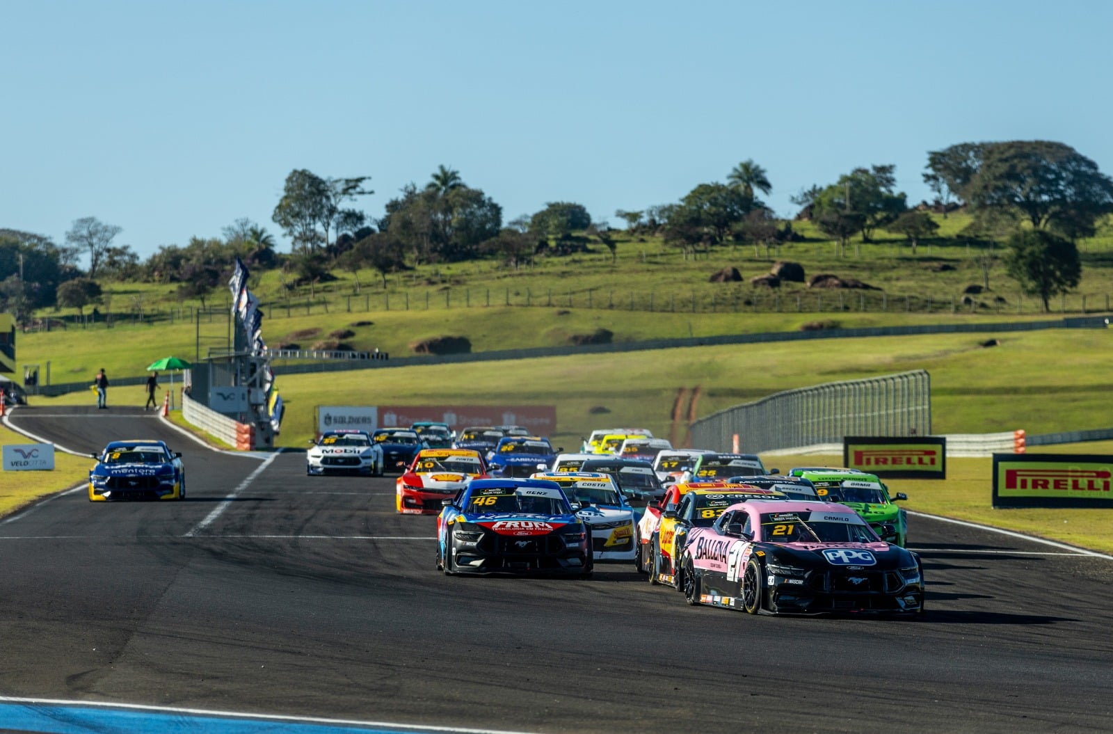 NASCAR Brasil: Final caótico marca Corrida 2 e Galid Osman vence no Velocitta