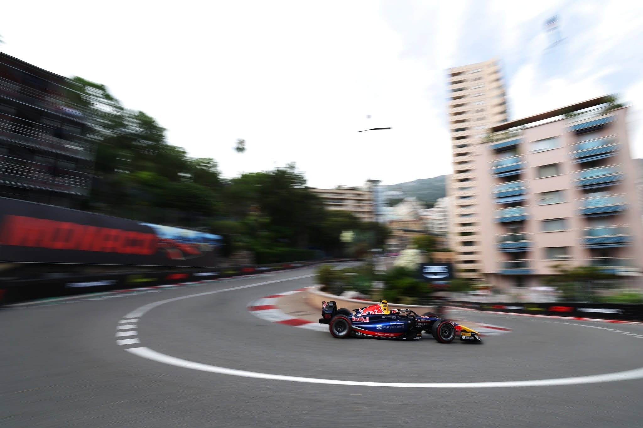 F2: Tsolov vê Câmara abandonar e vence em Mônaco. Fittipaldi pontua Nikola Tsolov