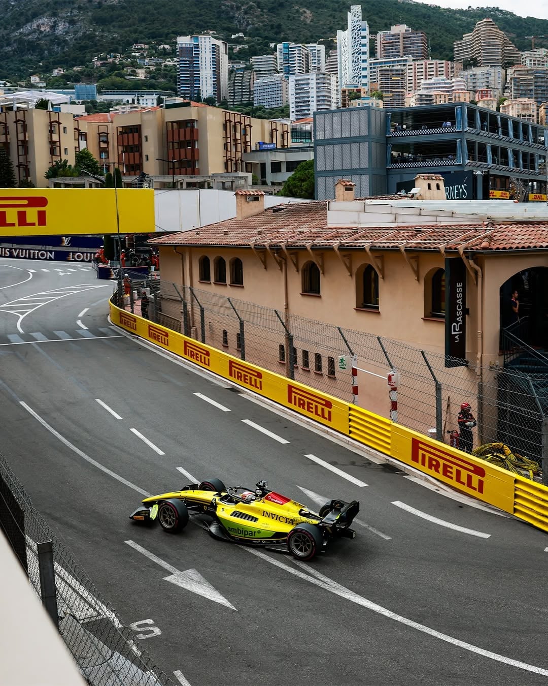 F2: Rafael Câmara garante top-10 na Sprint e visa corrida principal em Mônaco Rafael Câmara