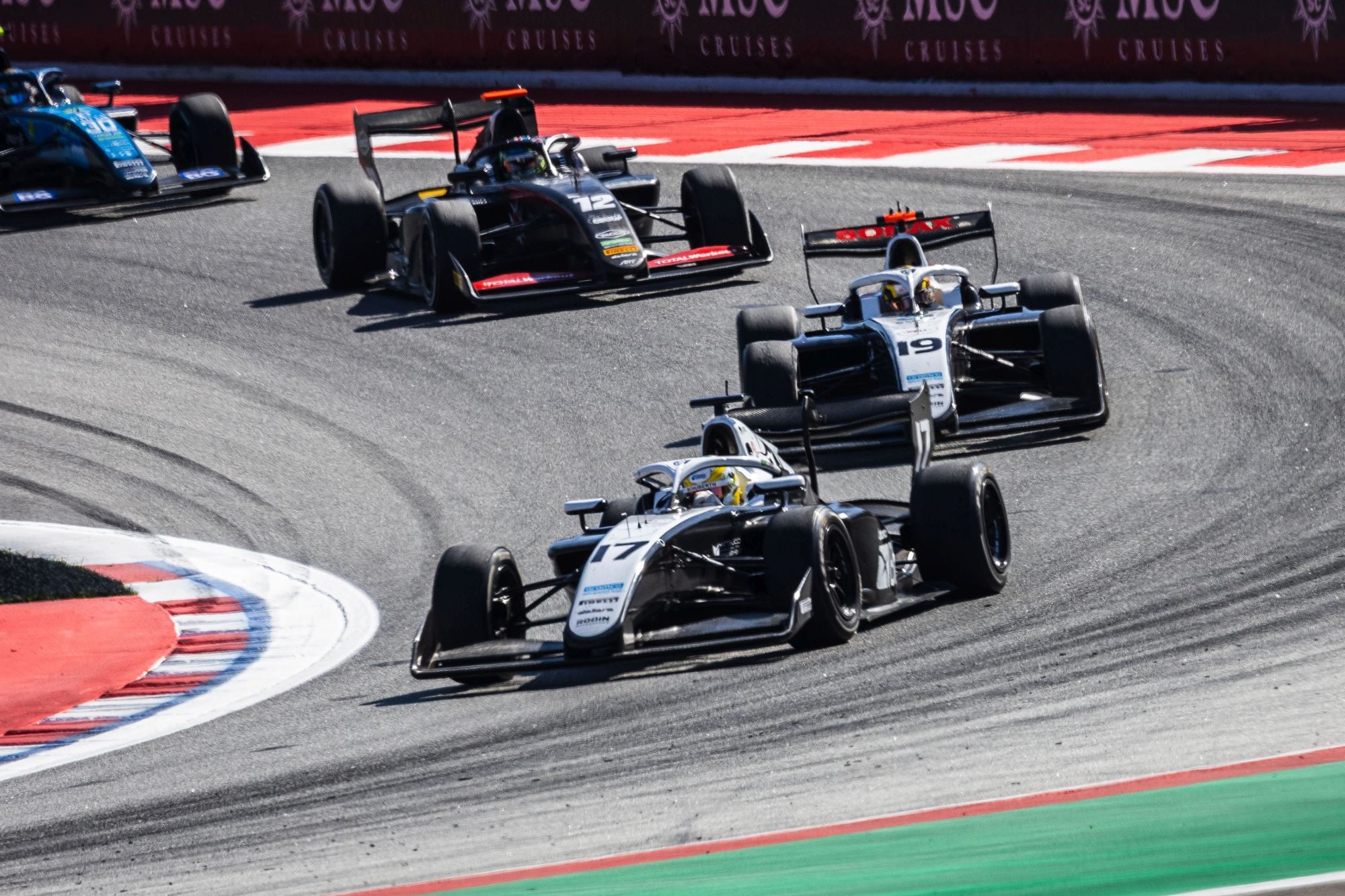 F3: Pedro Clerot escala dez posições na Sprint e mira top-10 na corrida principal em Barcelona Pedro Clerot