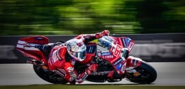 Márquez supera Bagnaia e vence GP da Tchéquia de MotoGP