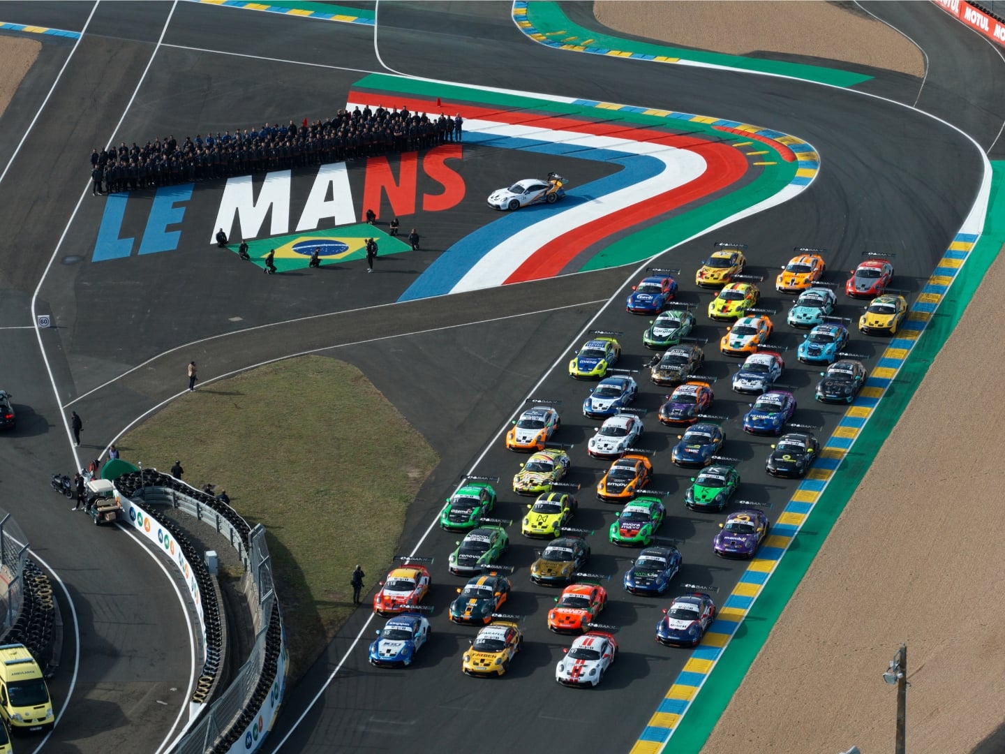 Porsche Cup: Pilotos falam na emoção de correr em Le Mans: "Não tem como descrever" Porsche Cup: Pilotos falam na emoção de correr em Le Mans: "Não tem como descrever"