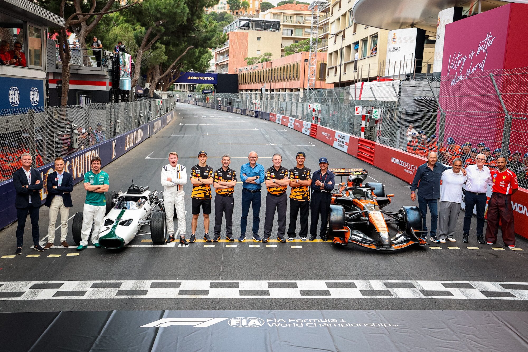 F1: Hamilton e Alonso participam de homenagem da McLaren