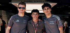 F1: Marc Márquez visita box da Audi e entra no carro de Bortoleto