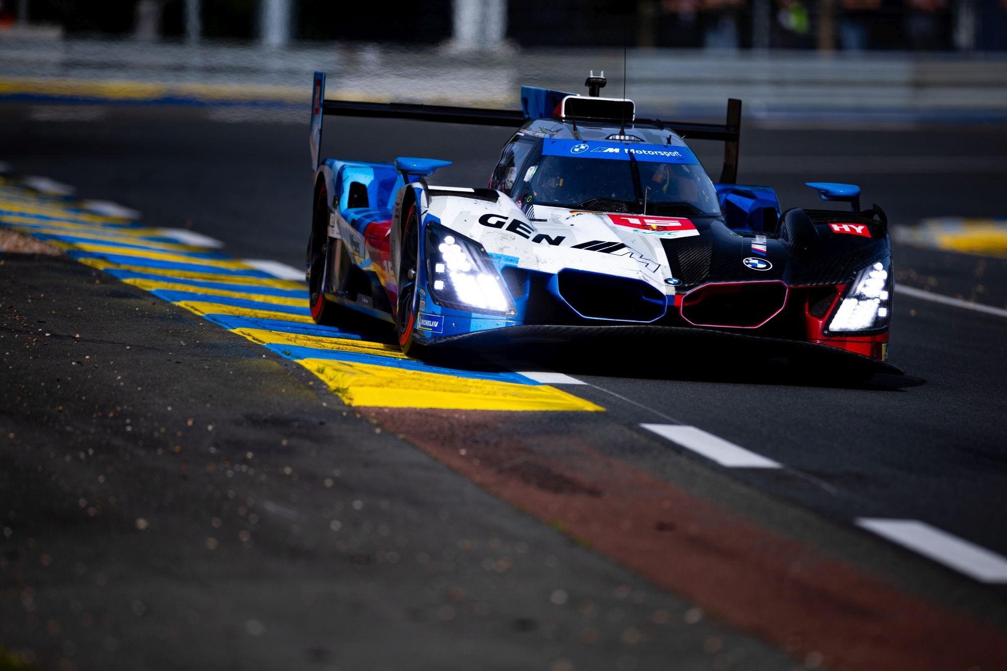 BMW vê Cadillac ser punida e fatura pole para as 24 Horas de Le Mans