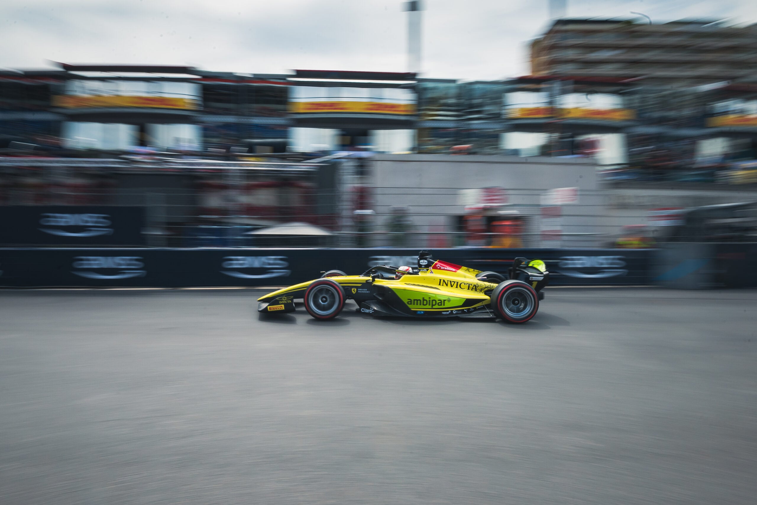 Confira as imagens dos primeiros treinos da F2 e F3 em Mônaco